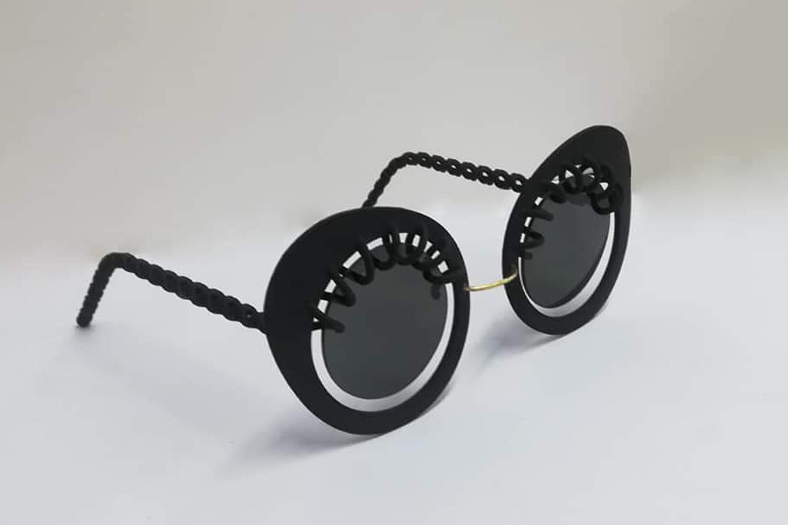 'משקפיים חייתיים', טויזר רותם, 2018