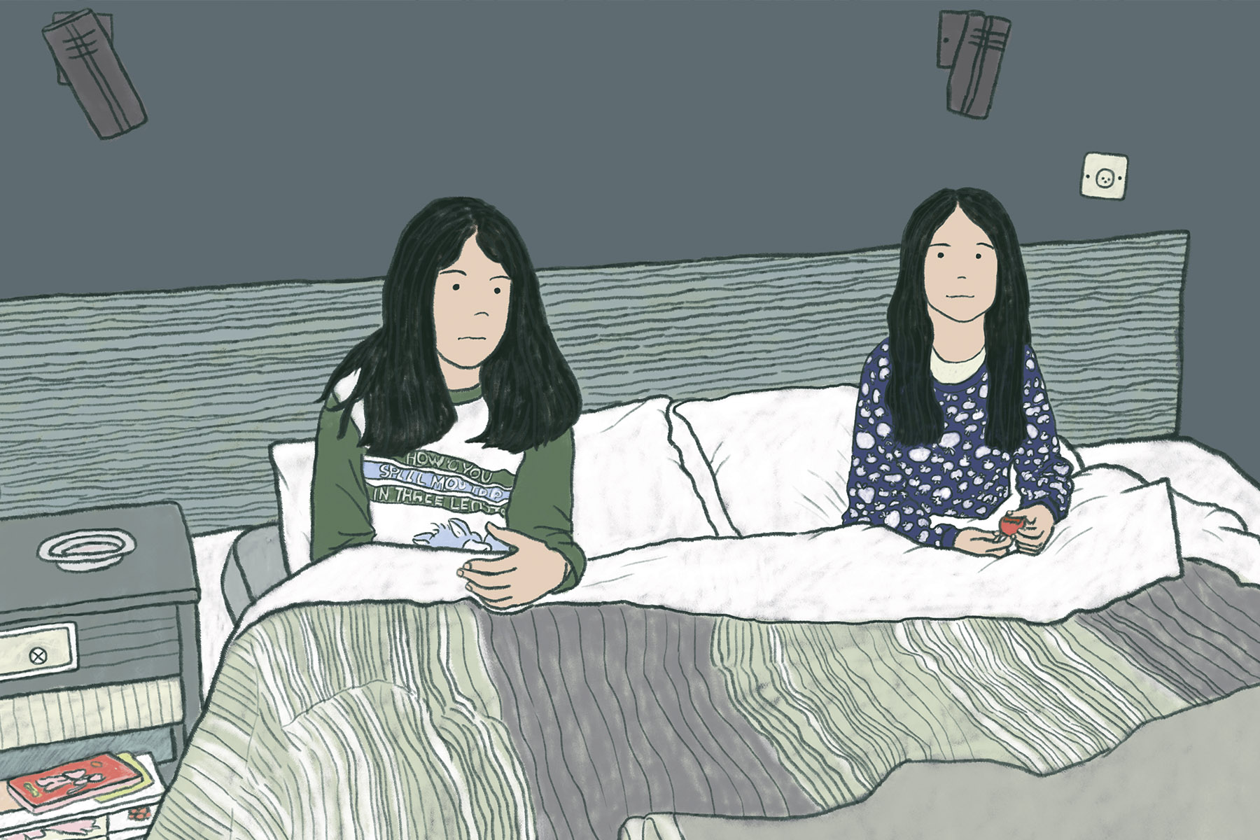  שתי ילדות תאומות בפיג'מה יושבות על מיטה גדולה, איור דיגיטלי