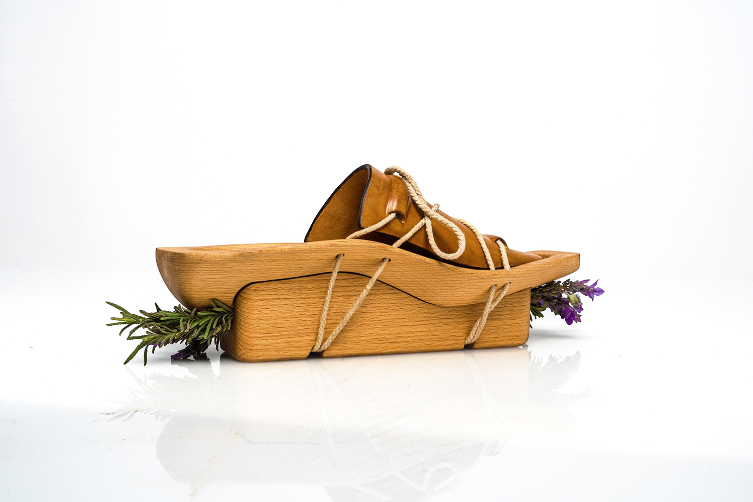 Lavender squeezing shoes, Ahlam Kaysi