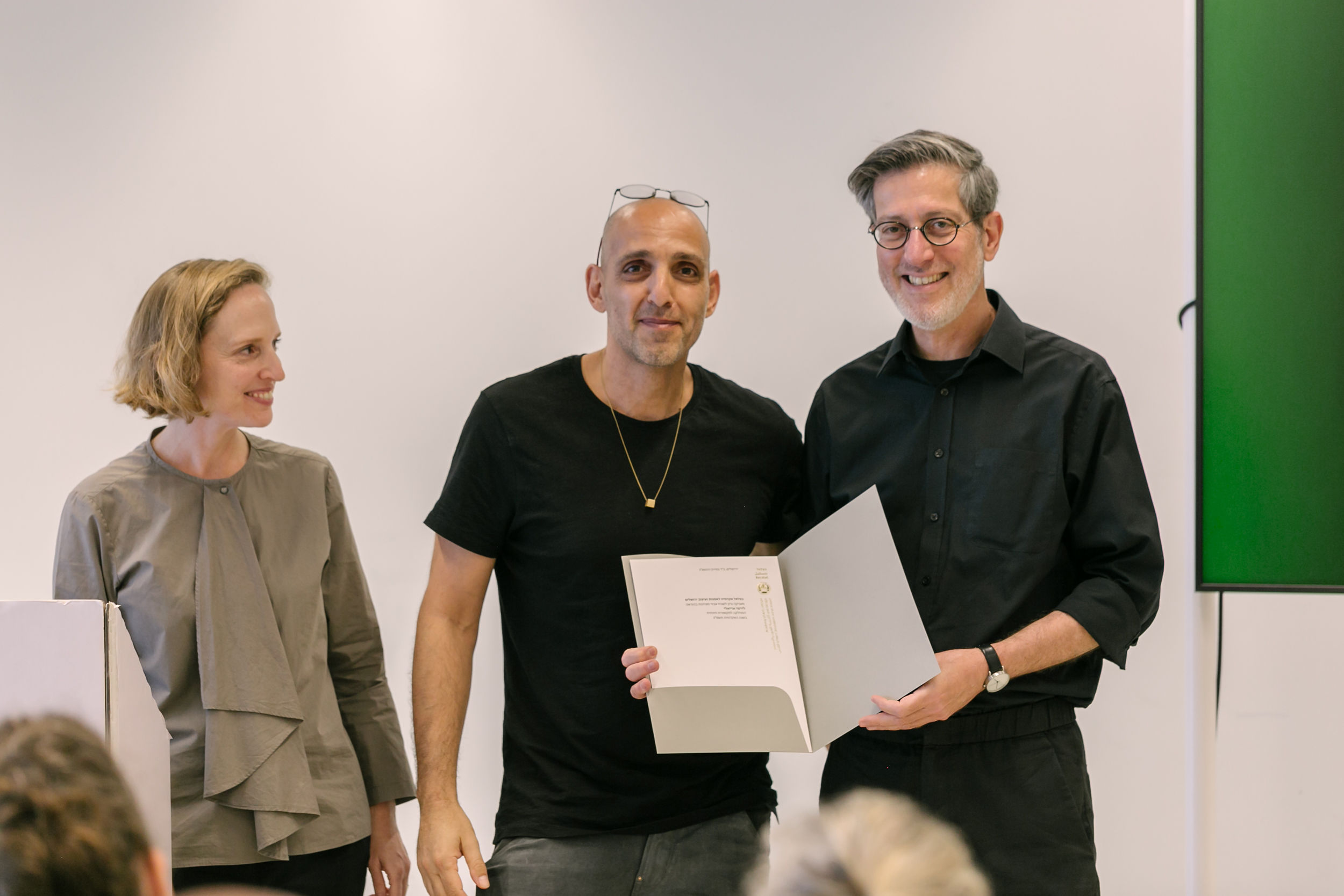 צילום מתוך טקס מרצים מצטיינים, הענקת התעודות