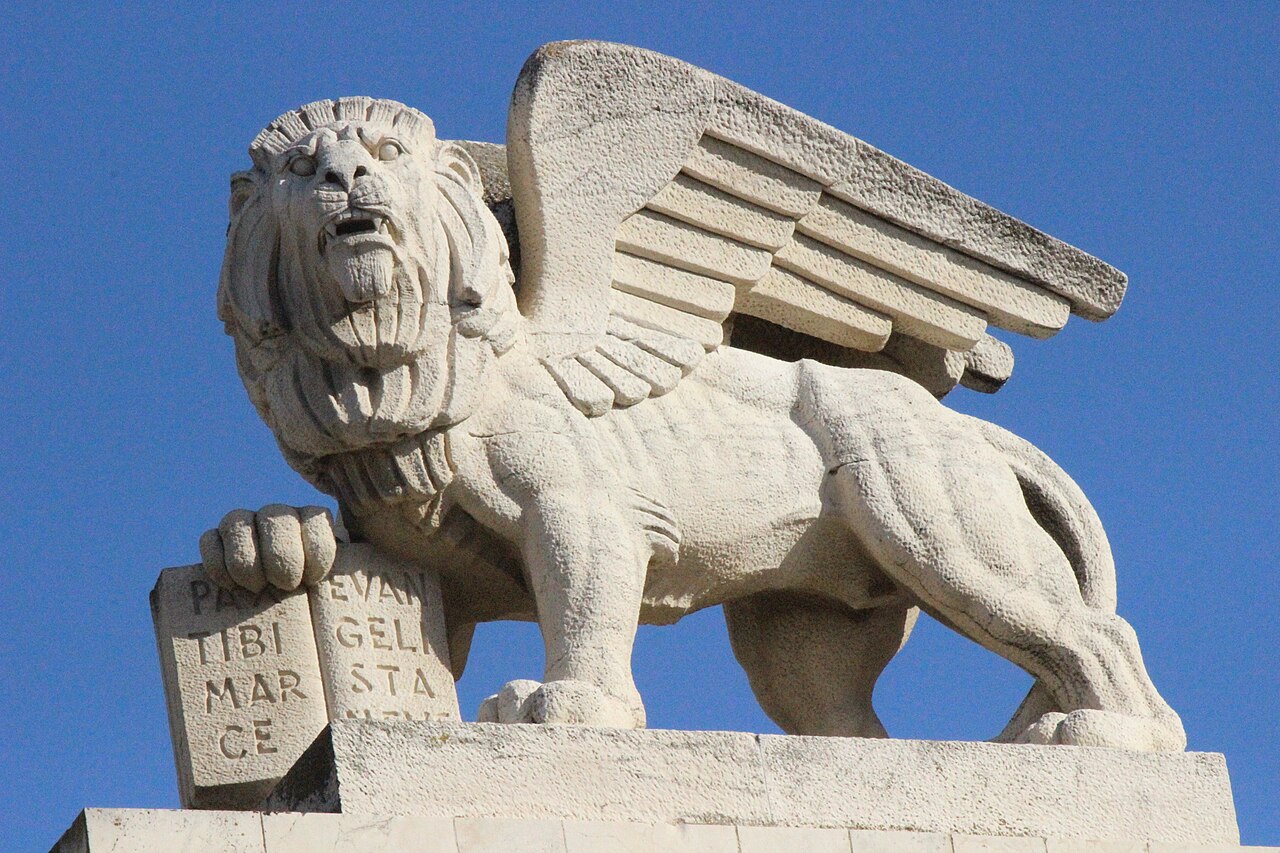 פסל אריה