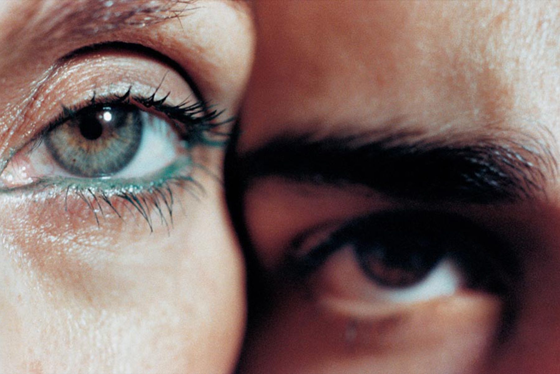 Elinor Carucci, ׳two eyes׳, 1993