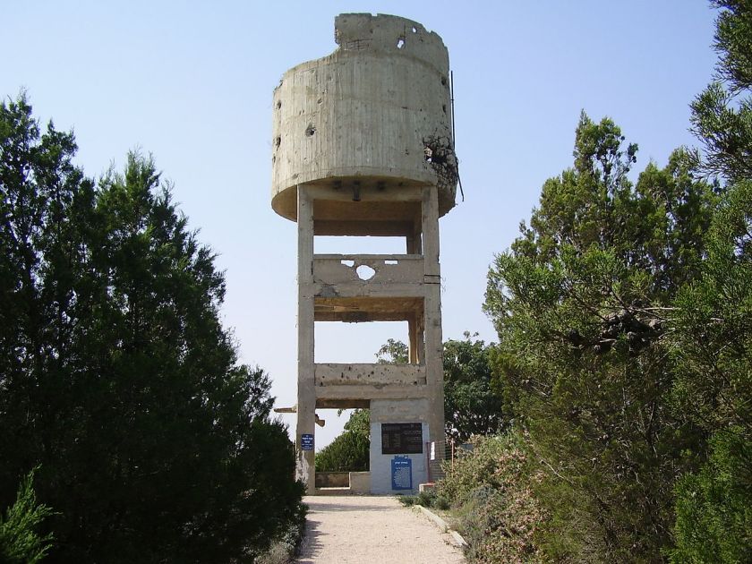 מגדל המים בבארות יצחק